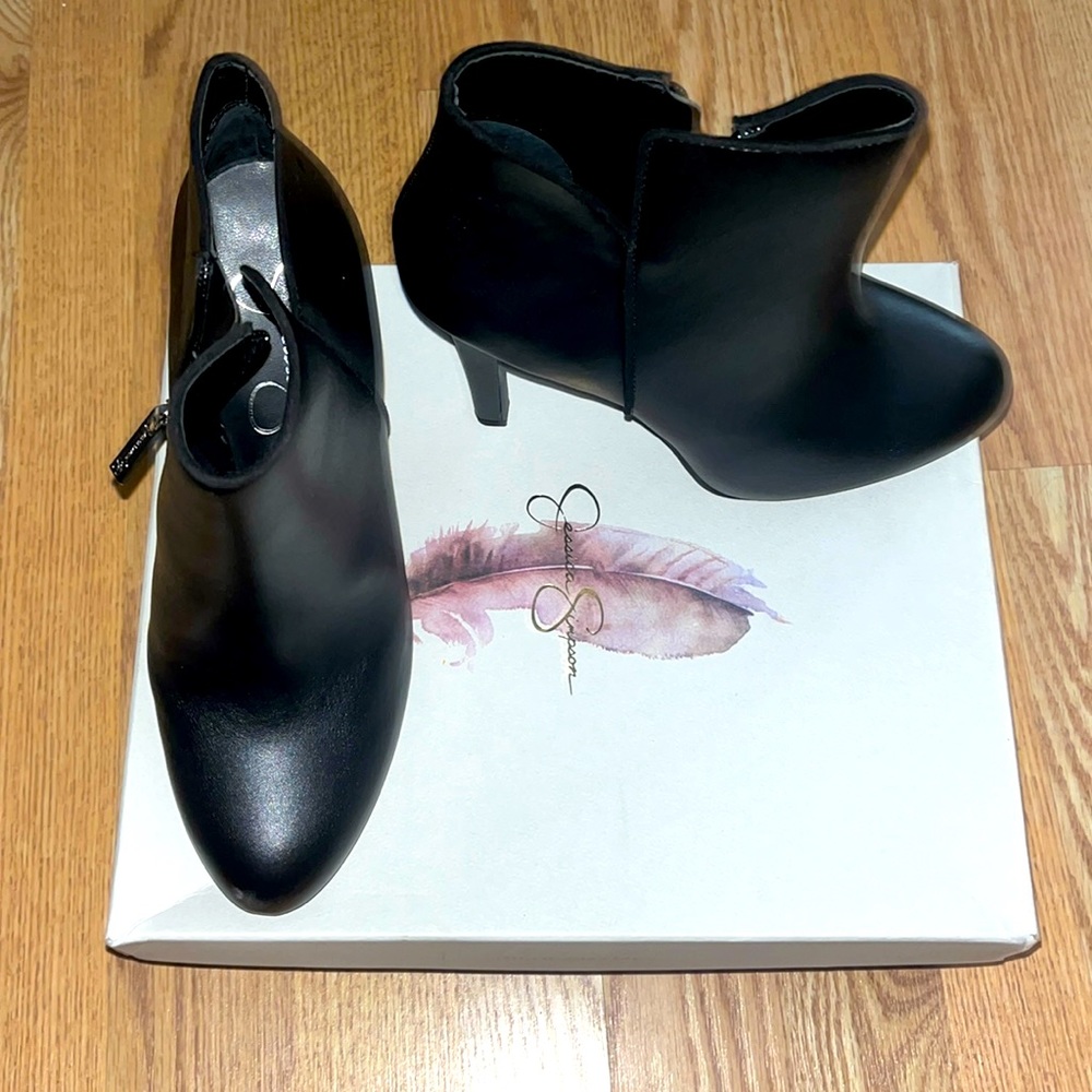 NWOT Jessica Simpson boots